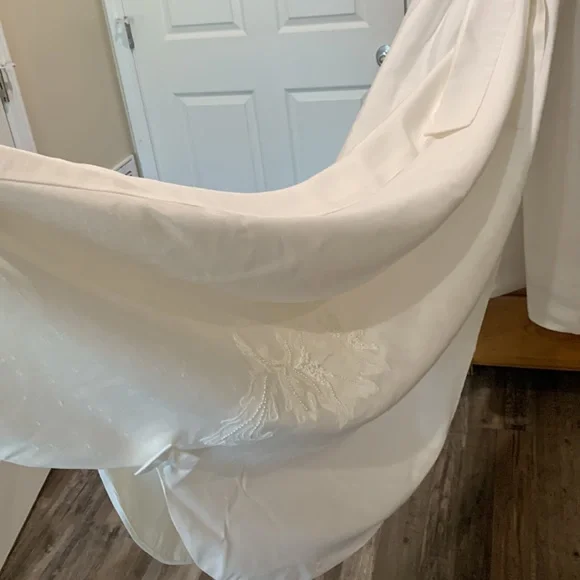 VINTAGE WEDDING DRESS - Picture 9 of 12